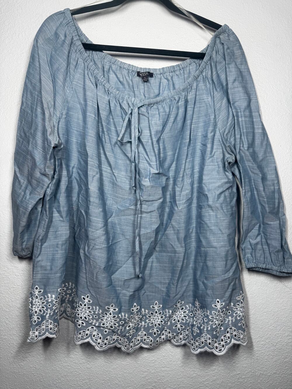 NYDJ Peasant Chambray Top Blue Sz L Embroidered Eyelet